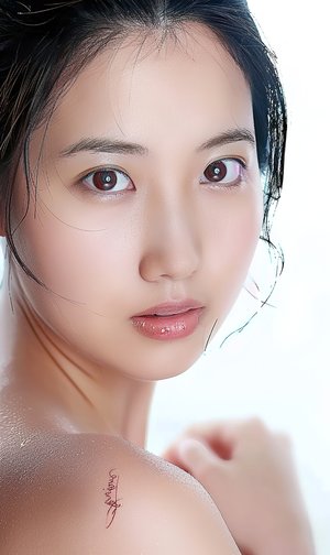 医生：开局徒手帮美女取硅胶！