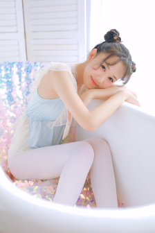 末世里，我捡到一个天灾少女